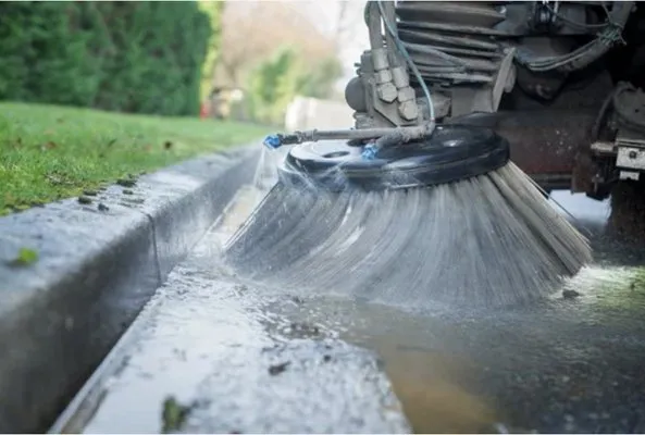 LL&L Lawn Care & Construction Logo