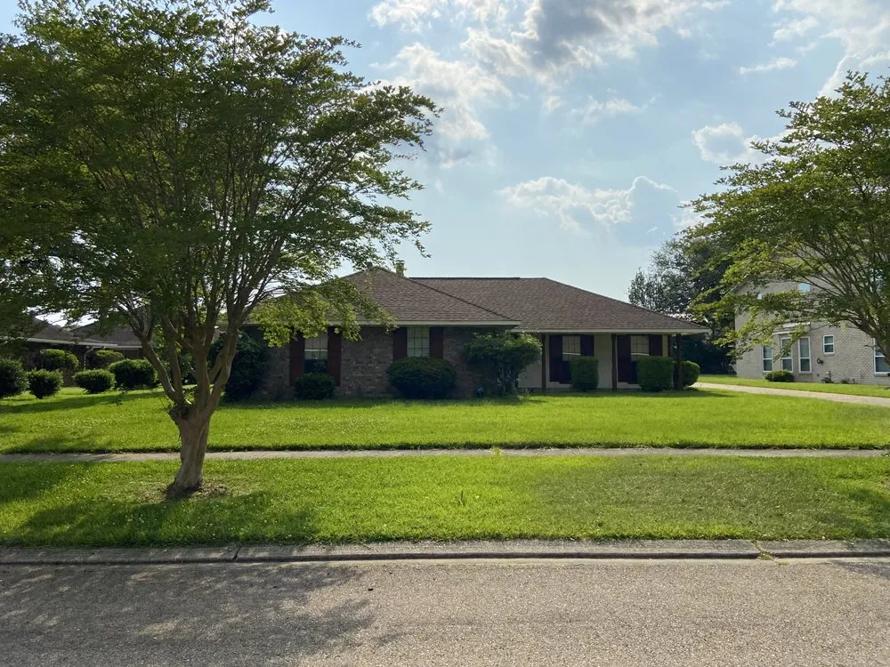 Custom yard maintenance near you in Baton Rouge, LA by LLMM Lawn Service