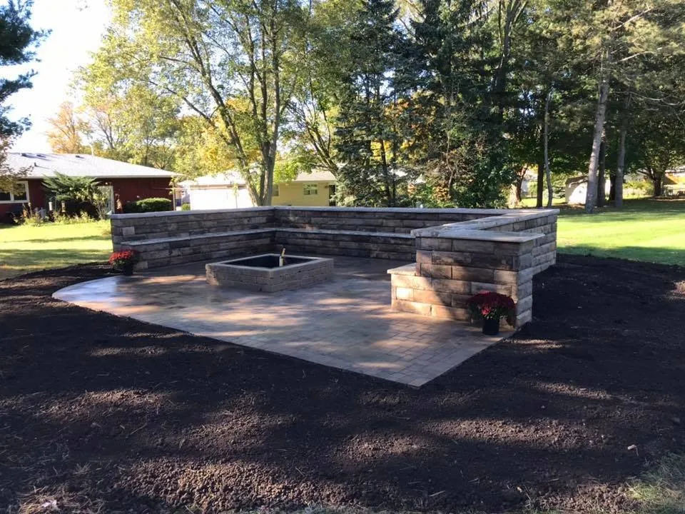Local residential landscaping with custom design in Genoa, IL by Lloyd Landscaping & Garden Center