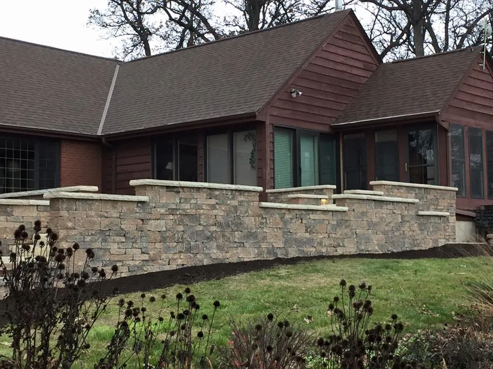 Top-rated landscape design in Genoa, IL - Lloyd Landscaping & Garden Center