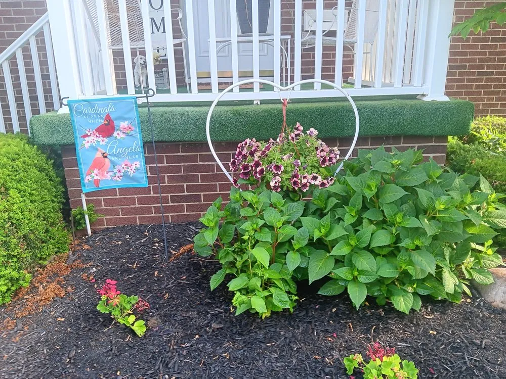 Trusted garden landscaping experts serving Akron, OH - lloyds landscaping