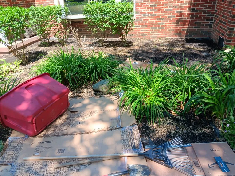 Reliable lawn care service experts serving Akron, OH - lloyds landscaping