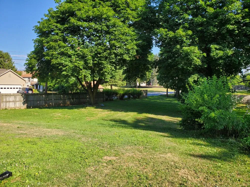 Top-rated outdoor landscaping experts serving Carlisle, PA - Lloyds Landscaping