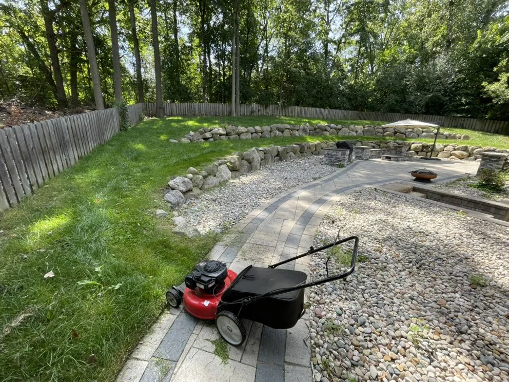 Affordable lawn mowing service with custom design across Detroit, MI - Llw Mowing service