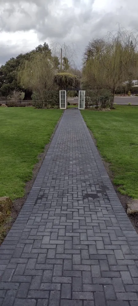 Expert lawn care service in Oregon City, OR - L&M Landscape and Maintenance