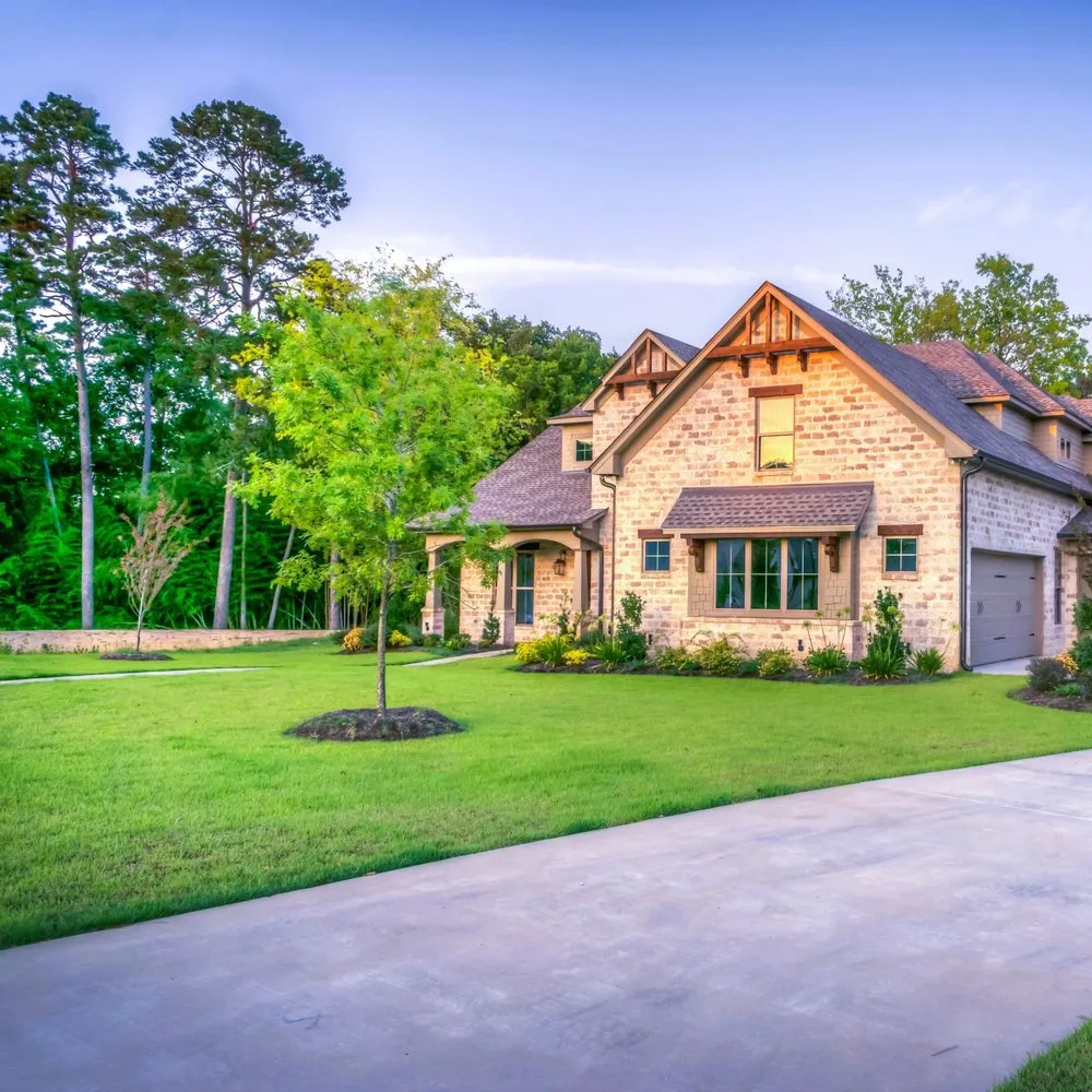 Custom landscaping services in Everett, WA by L&M Landscaping