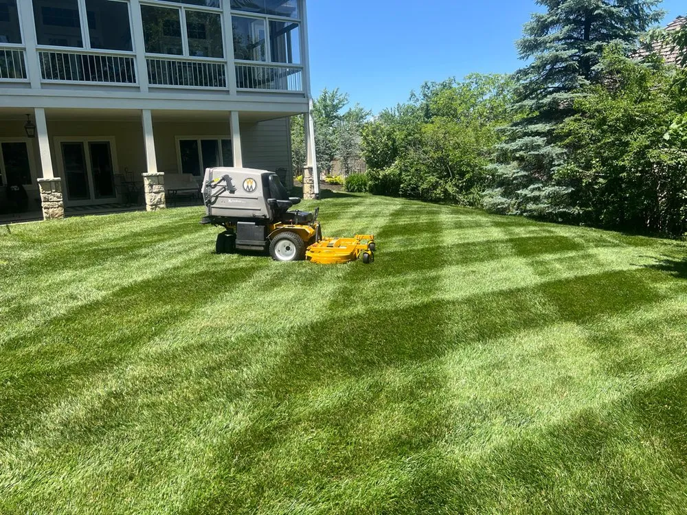 Top-rated yard cleanup service in Topeka, KS - LMK Lawn Care