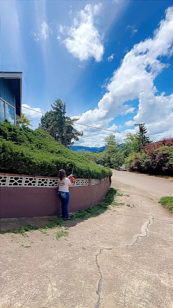 Reliable lawn mowing service near you across Roseburg, OR - L&Ms Landscaping