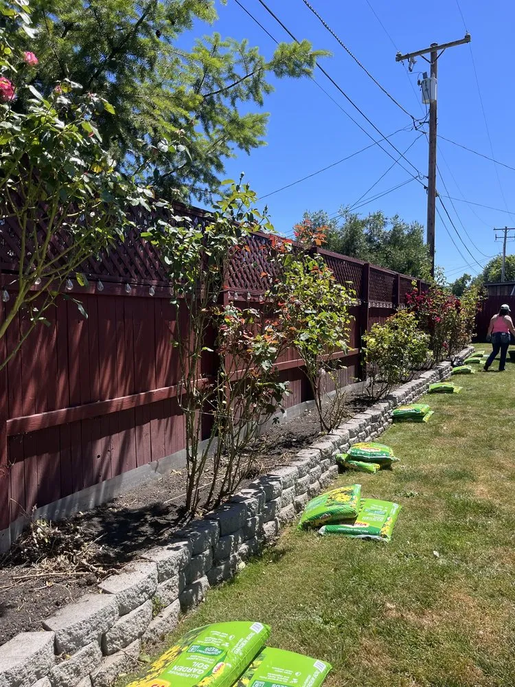 Expert landscape installation experts serving Roseburg, OR - L&Ms Landscaping