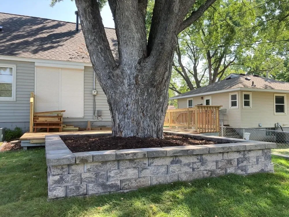 Custom landscape installation in Eagan, MN - LMT Home