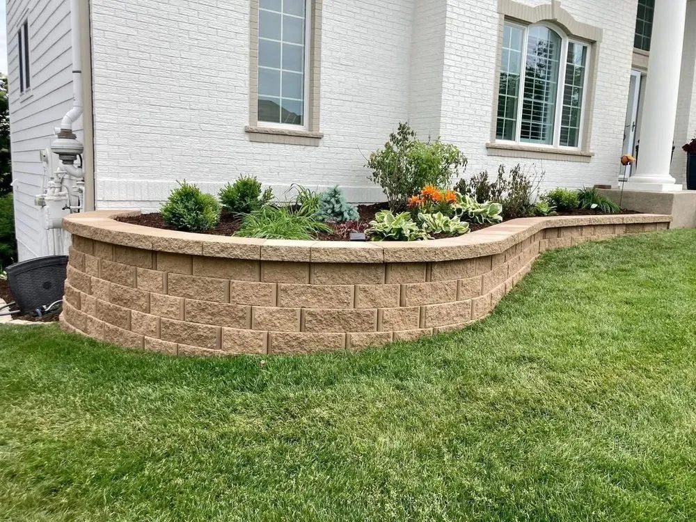 Top-rated yard cleanup service in Eagan, MN by LMT Home