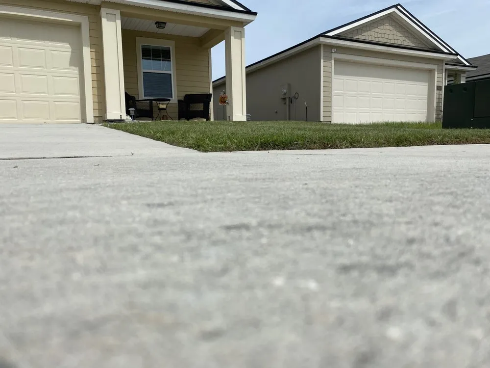 Professional garden landscaping in Jacksonville, FL by L&N Lawns