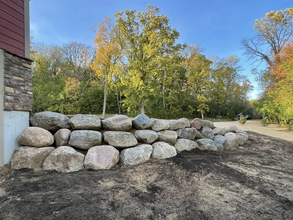 Trusted landscape installation in Oakdale, MN by LNG Landscapes