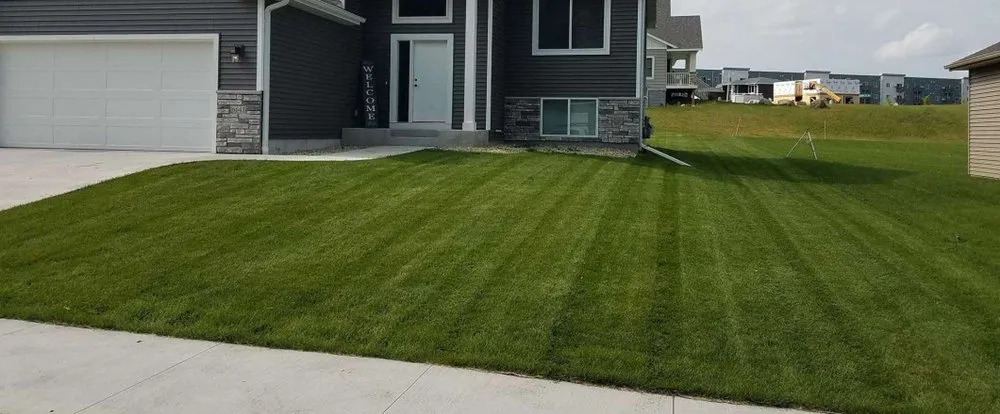 Affordable lawn mowing service in Canby, OR by LNJ Lawn service