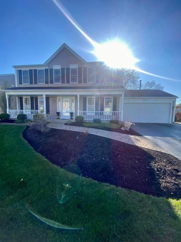 Top-rated lawn care service experts serving Glendale Heights, IL - L&O Landscaping and Sealcoating