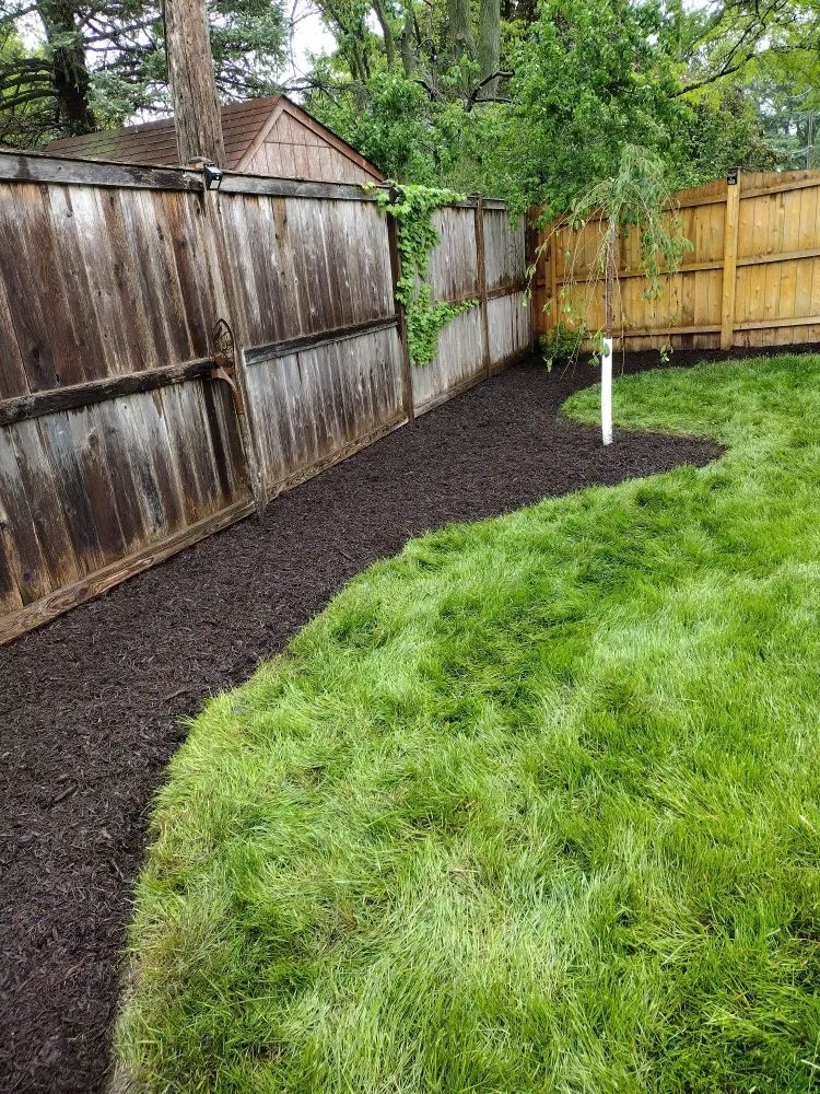 Affordable garden landscaping in Glendale Heights, IL by L&O Landscaping and Sealcoating