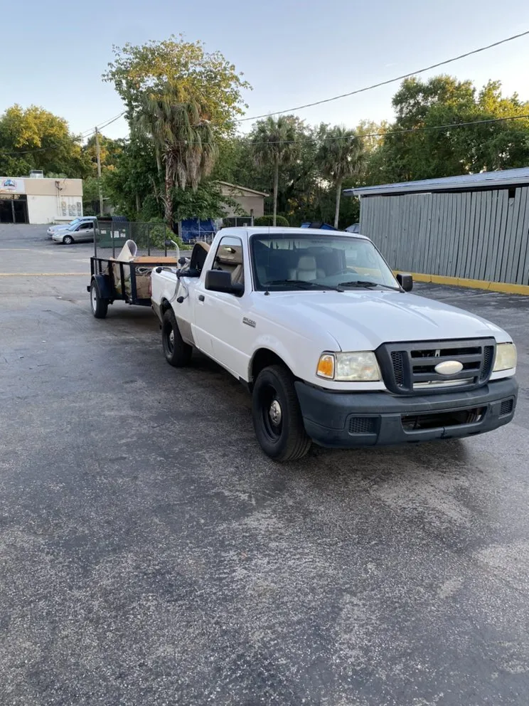 Trusted yard cleanup service experts serving Tampa, FL - Load & Go Junk Removal And Transporting