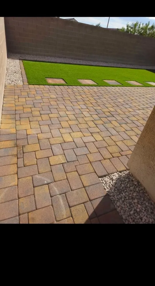 Local garden landscaping for beautiful yards across Las Vegas, NV - Lobo Landscaping & Maintenance