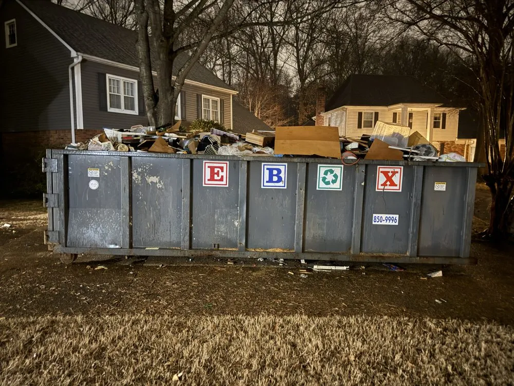 Trusted yard cleanup service for residential properties in Memphis, TN by Lobos Estate Services
