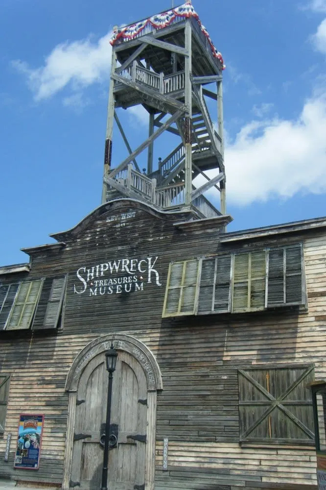 Trusted lawn care service in Memphis, TN by Lobos Estate Services