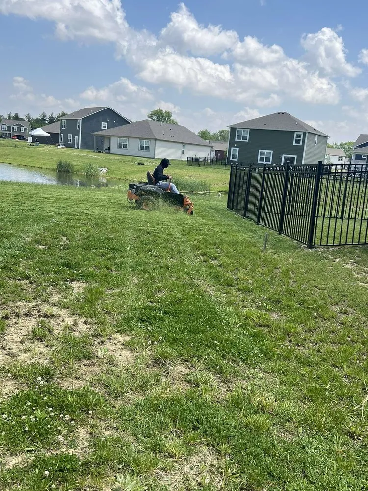 Reliable yard maintenance in Indianapolis, IN - Lobo's World Landscaping