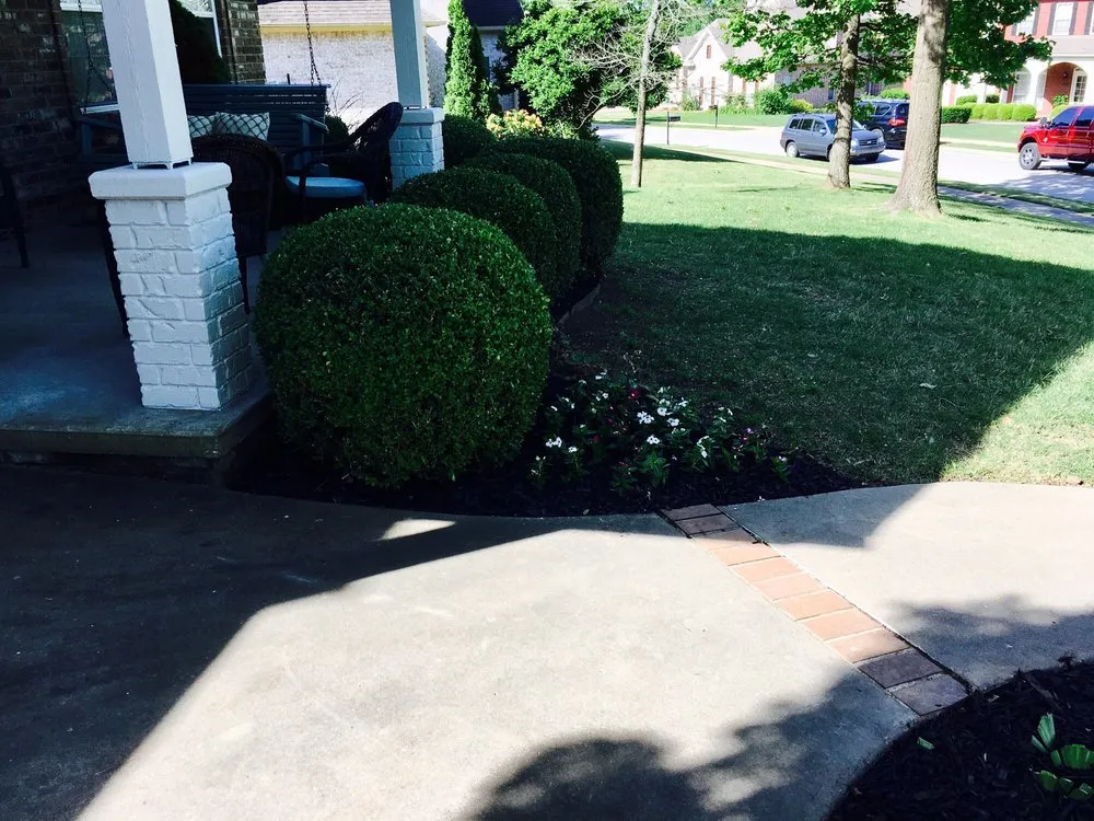 Trusted outdoor landscaping in Fayetteville, AR - Local Landscapes By Wendy Ewing & Sons