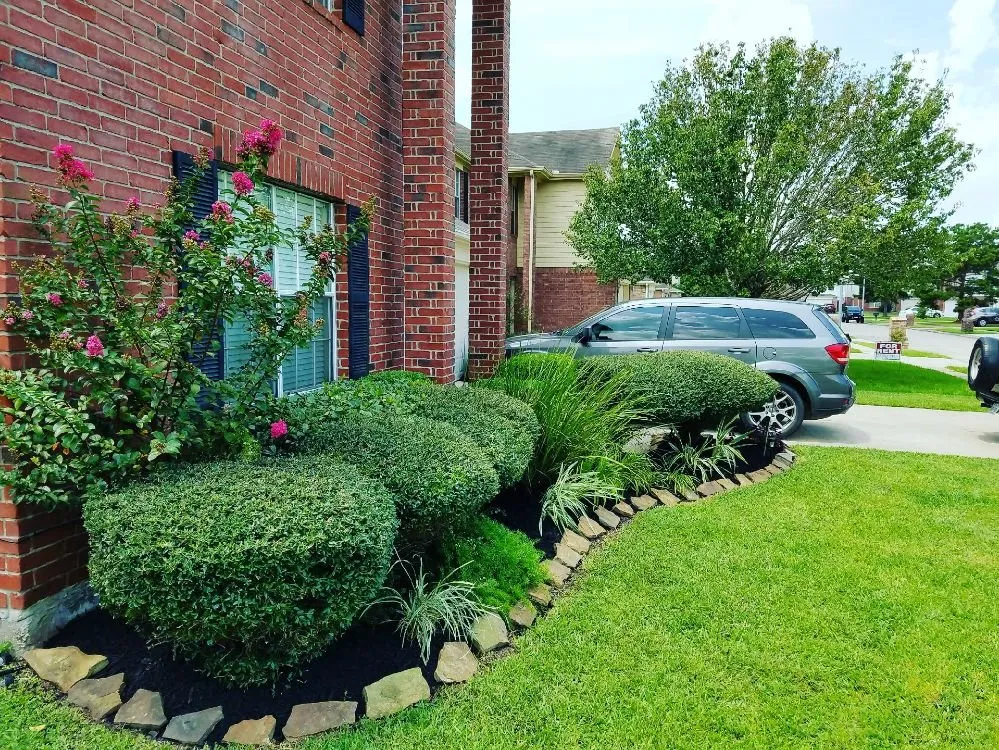 Local landscape installation for residential properties across Baytown, TX - Local Landscaping & Lawncare