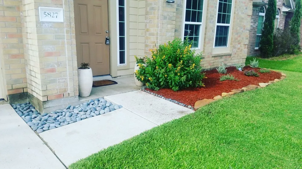 Affordable garden landscaping experts serving Baytown, TX - Local Landscaping & Lawncare