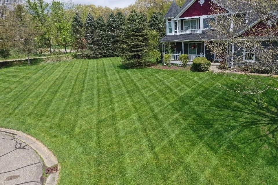 Top-rated lawn care service in Fowlerville, MI - Local Lawn & Landscape