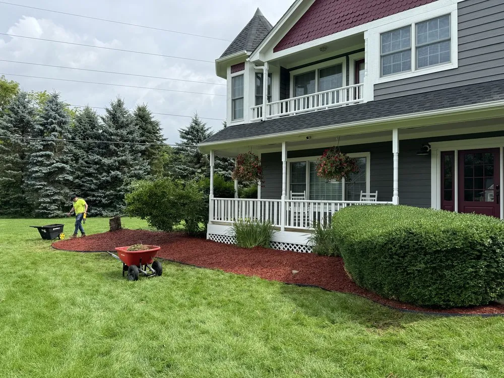 Professional landscaping services experts serving Fowlerville, MI - Local Lawn & Landscape