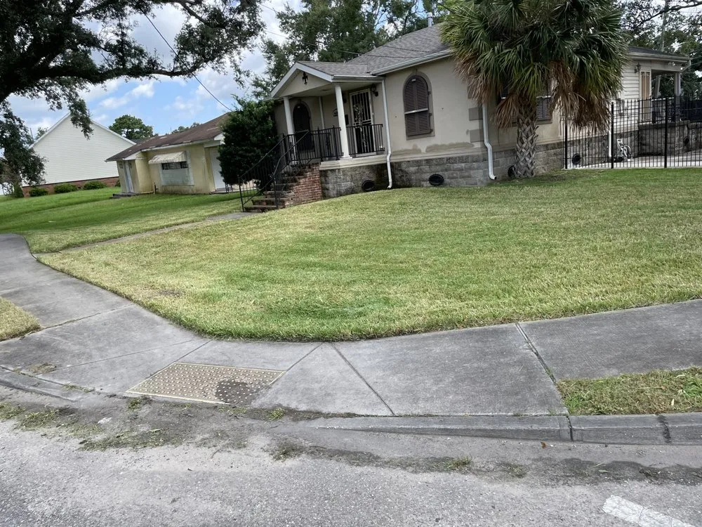 Expert yard cleanup service with custom design across New Orleans, LA - Loc'd Lawncare