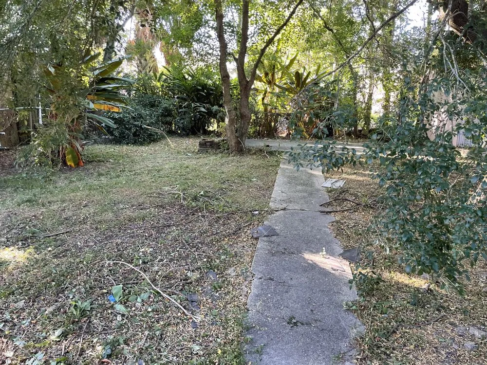 Expert lawn mowing service in New Orleans, LA - Loc'd Lawncare