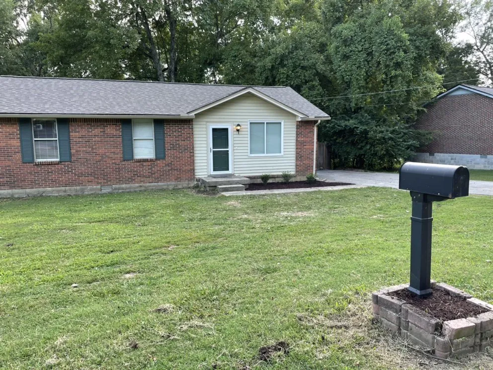 Local landscape installation for year-round maintenance in Lebanon, TN by Lockert Lawn Maintenance