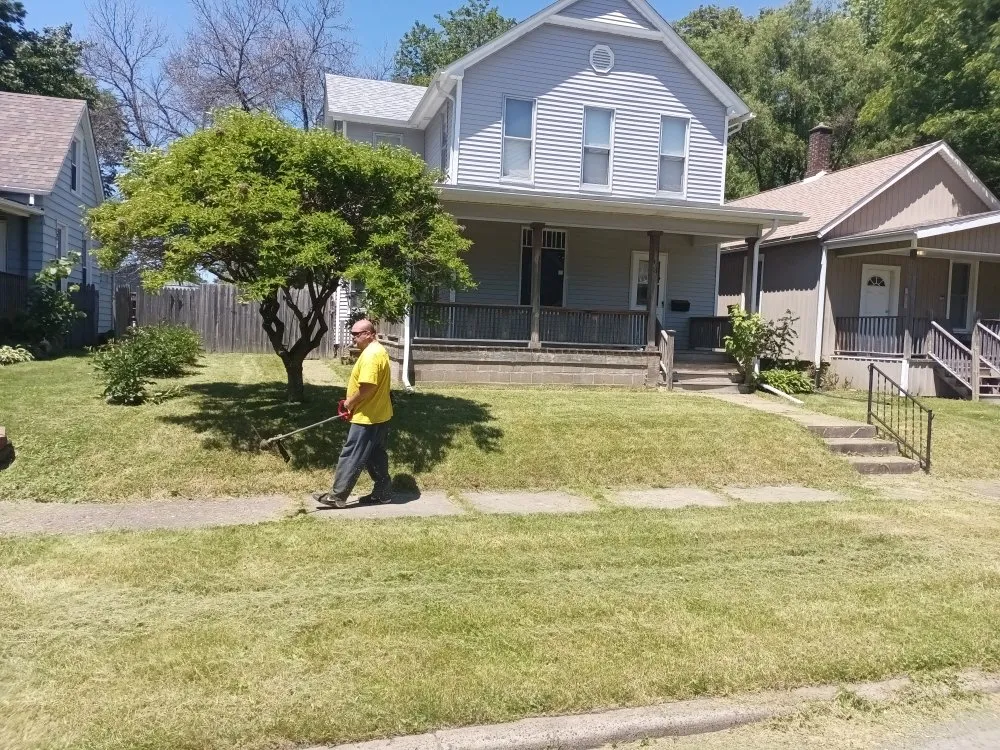 Trusted yard maintenance experts serving Davenport, IA - Lockett Lawn Care and Landscaping