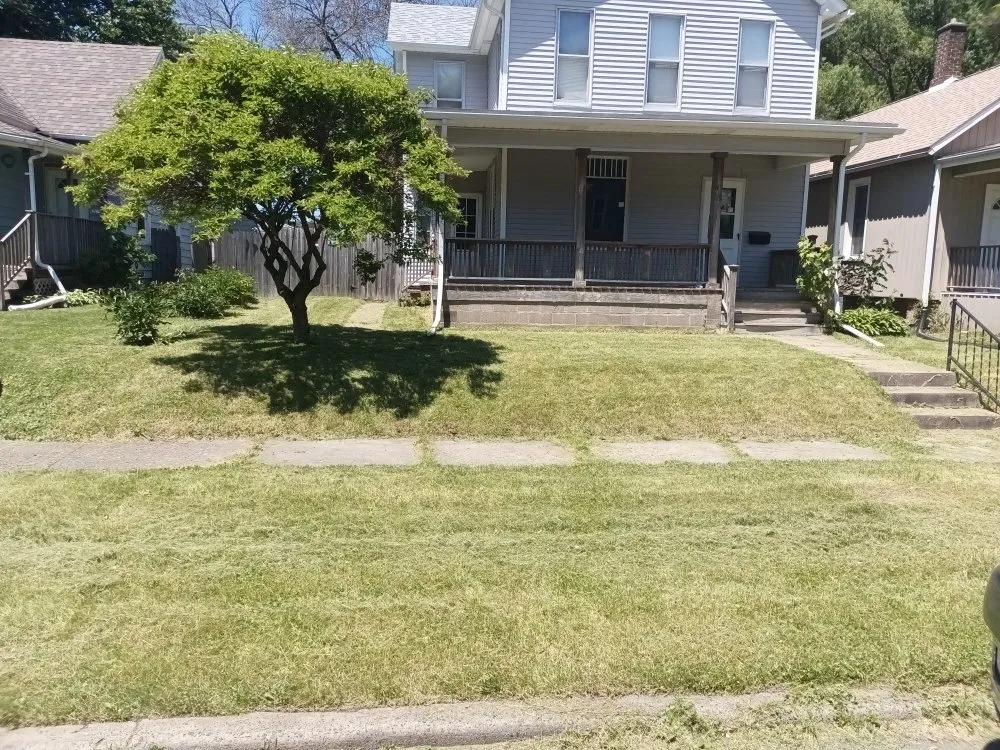 Expert garden landscaping in Davenport, IA by Lockett Lawn Care and Landscaping