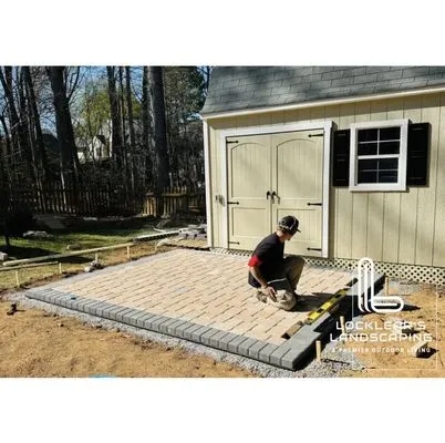 Locklear's Landscaping Logo