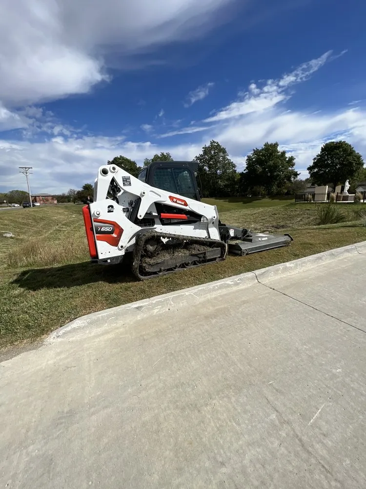 Expert landscaping services in Ankeny, IA - Lockner Lawn Care & Landscaping