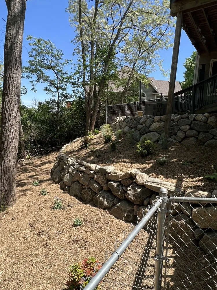 Professional landscaping services experts serving Ankeny, IA - Lockner Lawn Care & Landscaping