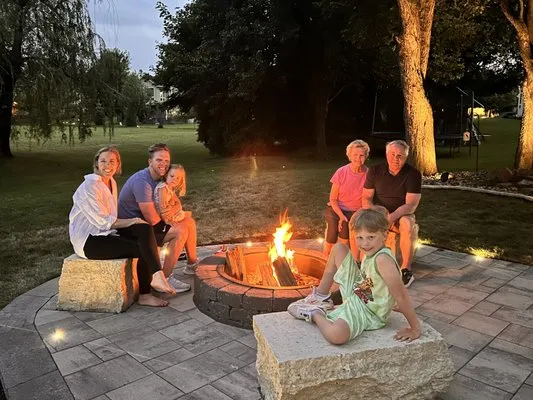 Lockner Lawn Care & Landscaping Logo