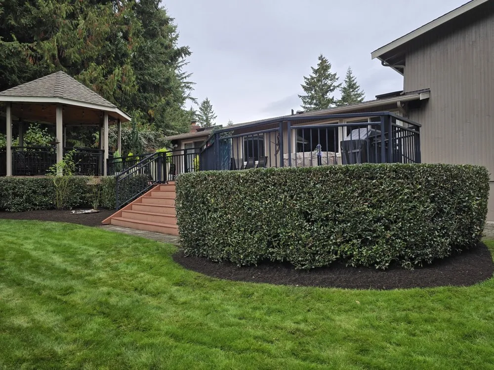 Custom lawn mowing service for beautiful yards across Kent, WA - LoCo’s Landscaping