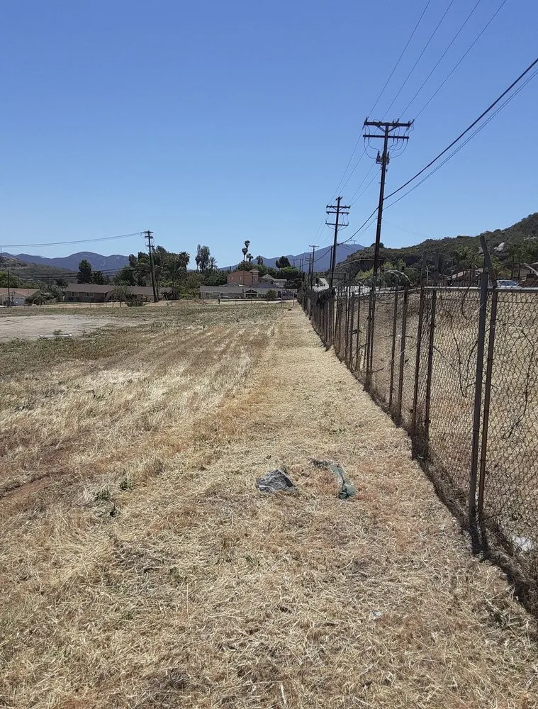 Reliable garden landscaping in Lakeside, CA by Locusts Weed Abatement