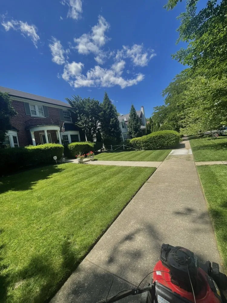 Professional residential landscaping experts serving Chicago, IL - Loera Landscaping