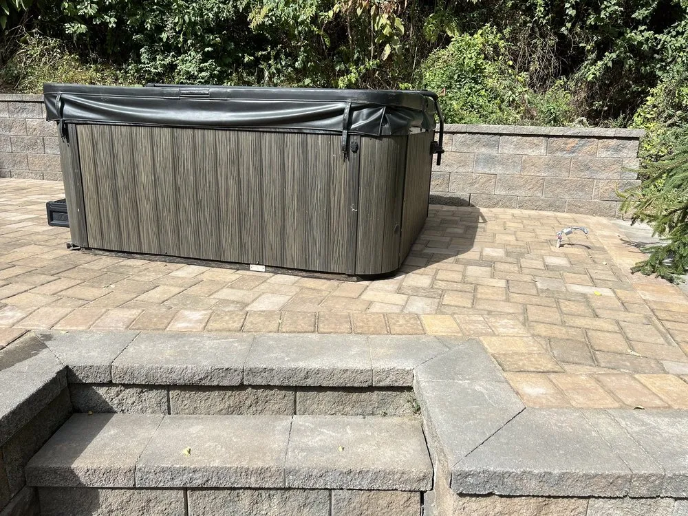 Expert lawn mowing service experts serving Staten Island, NY - Loffreno Landscape Contracting