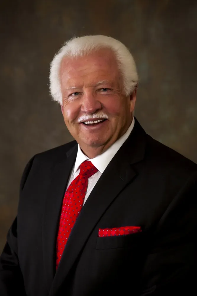 Local yard cleanup service in Brentwood, CA by Logan Pools