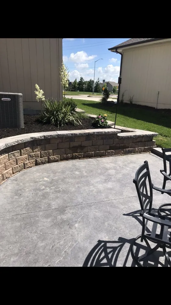 Expert yard maintenance in Olathe, KS by Logan Total Lawncare