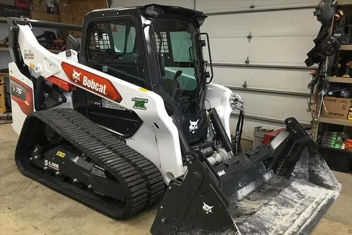 Custom lawn mowing service for beautiful yards in Kankakee, IL by Logan’s Excavating & Snow Removal