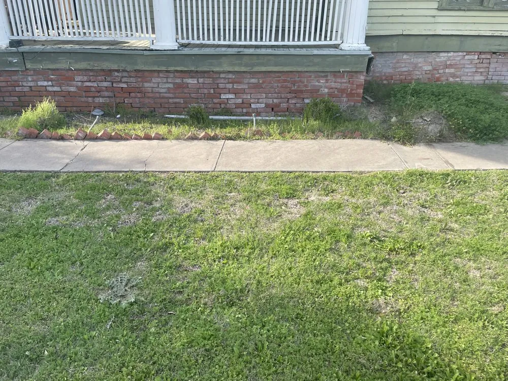 Affordable lawn mowing service near you in Navasota, TX by Logan's Lawn Service