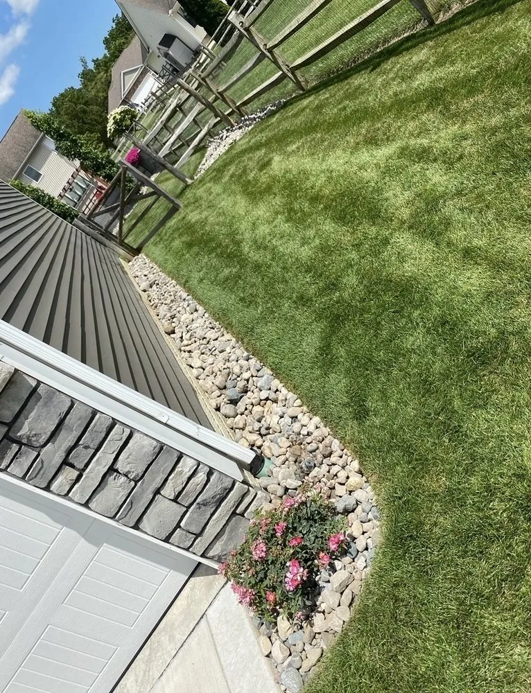 Custom garden landscaping experts serving Lambertville, MI - Logan’s Logs & Landscape