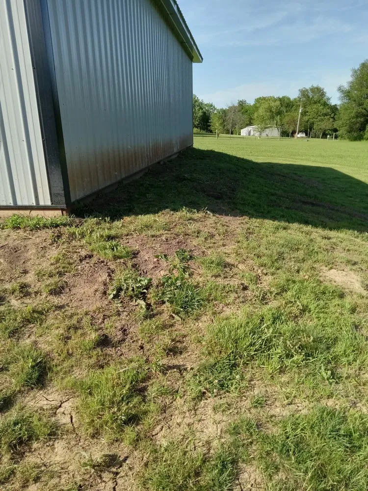 Expert yard cleanup service in Bates City, MO - Logans Push Mowing And Weedeating.