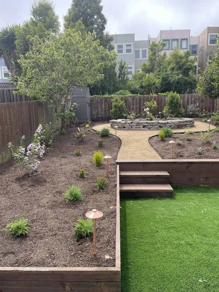 Reliable lawn mowing service with custom design across San Francisco, CA - Logiculture